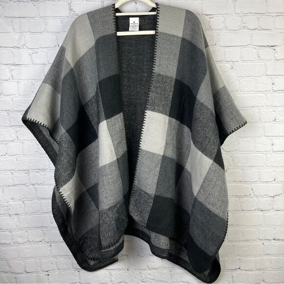 Woolrich Sweaters - WOOLRICH black gray white buffalo check reversible blanket wrap poncho, one size